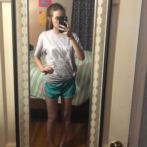 size medium north face shorts